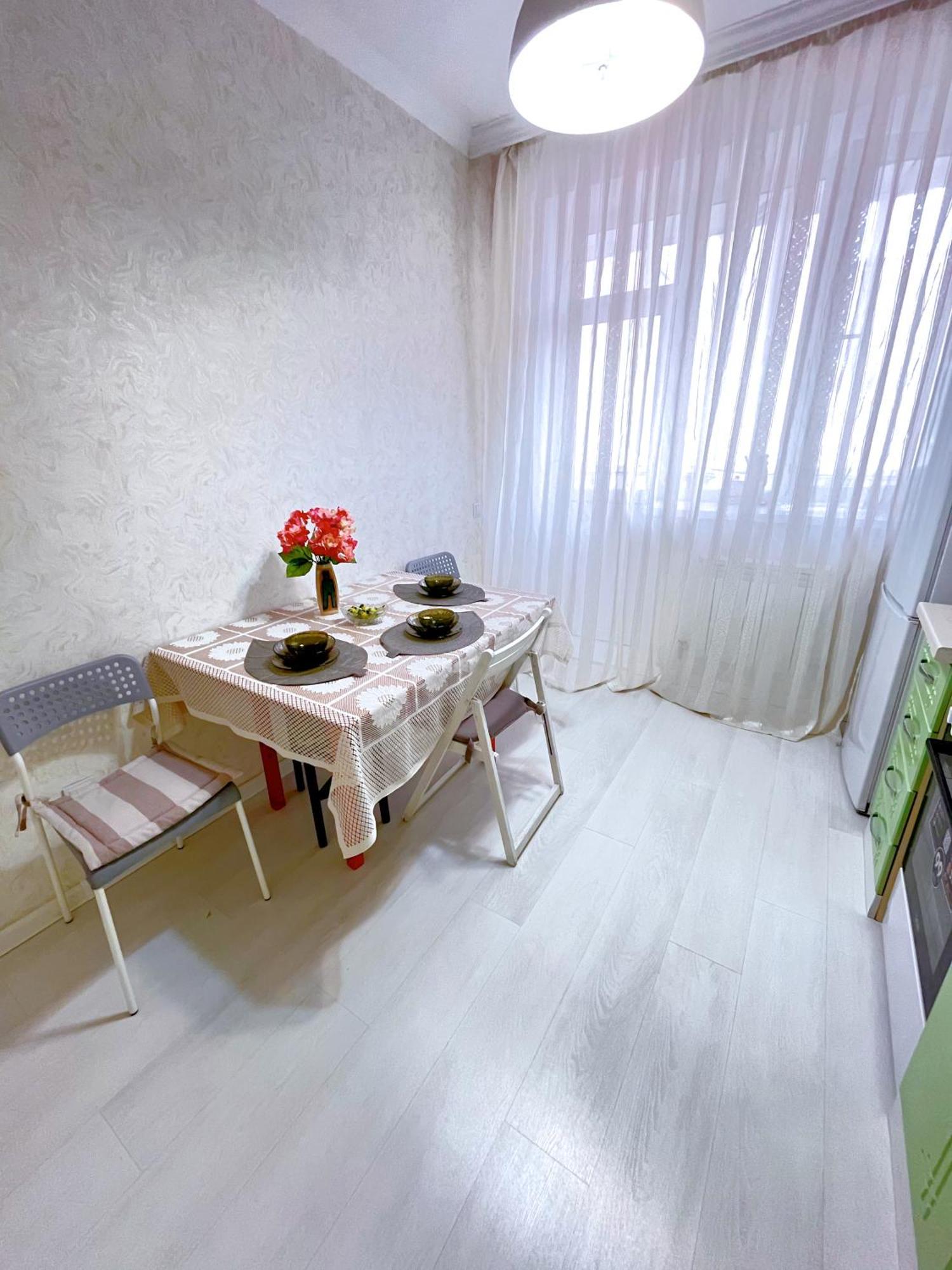 Apartamento Go To Mercury Astaná Exterior foto